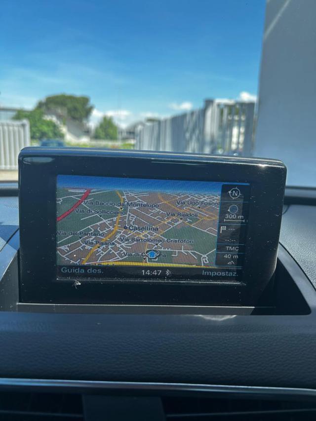 AUDI Q3 2.0 TDI 120 CV Business