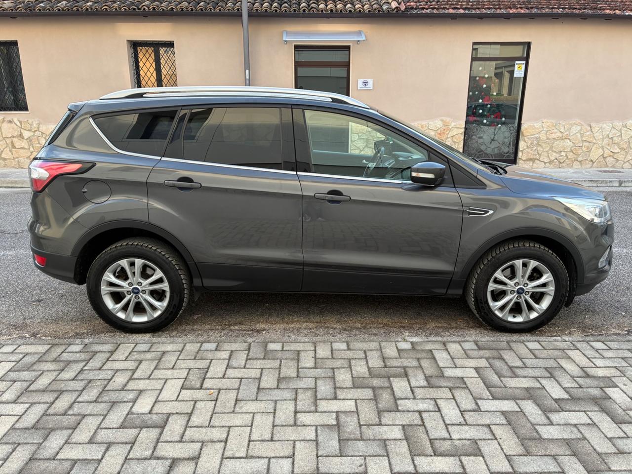 Ford Kuga 1.5 TDCI 120 CV S&S 2WD Titanium