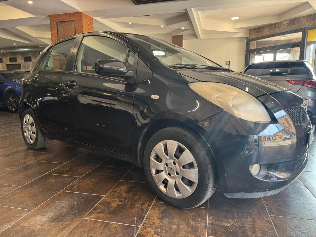 Toyota Yaris 1.0 5 porte Sol