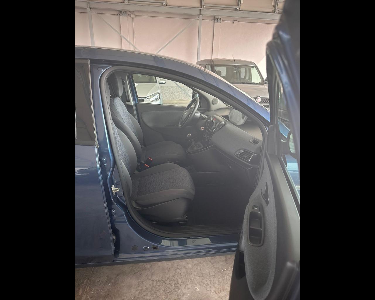 LANCIA Ypsilon 3ª serie - Ypsilon 1.0 FireFly 5 porte S&S Hybrid Silver