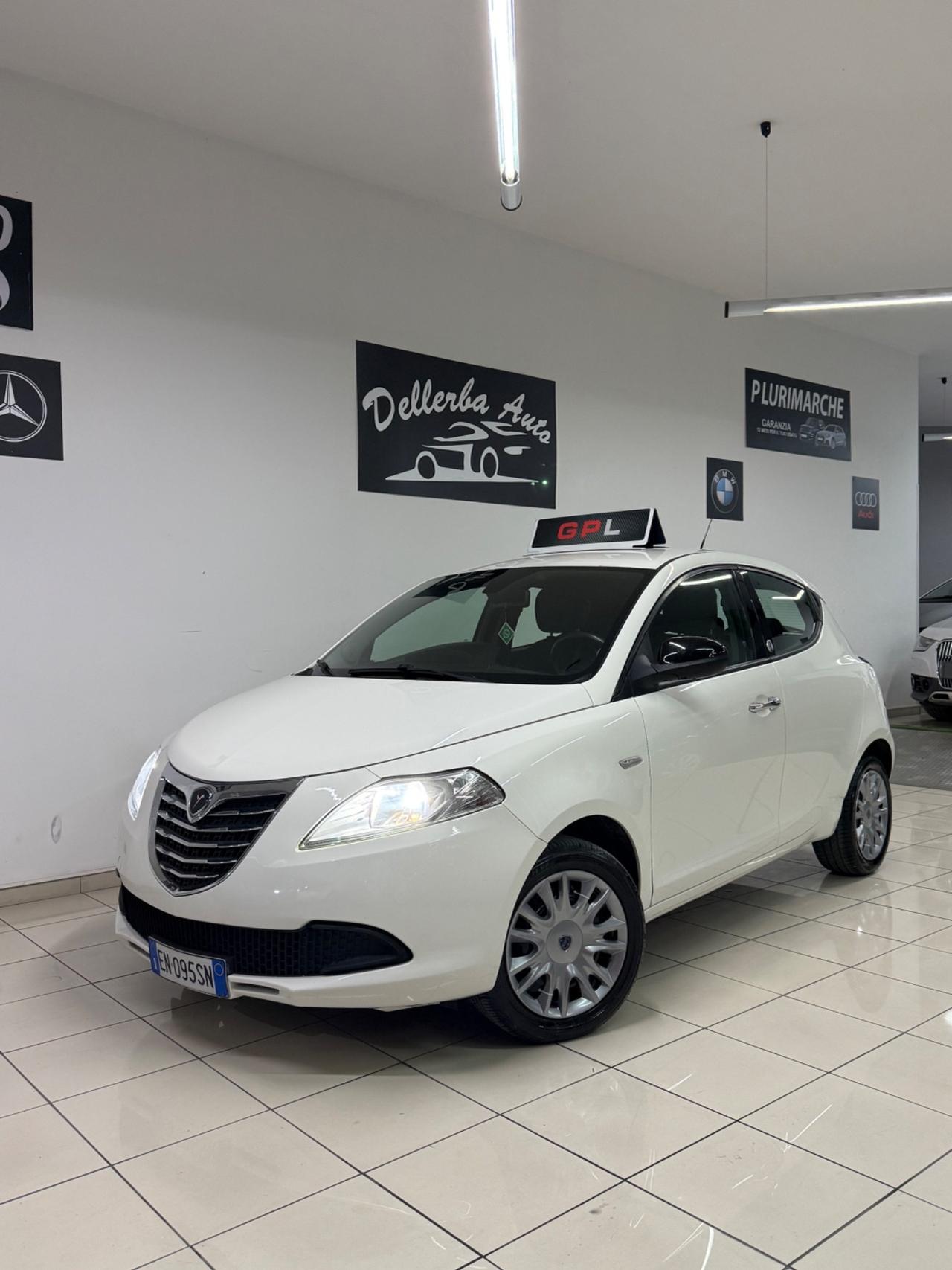 Lancia Ypsilon 1.2 69 CV 5 porte GPL Ecochic Silver