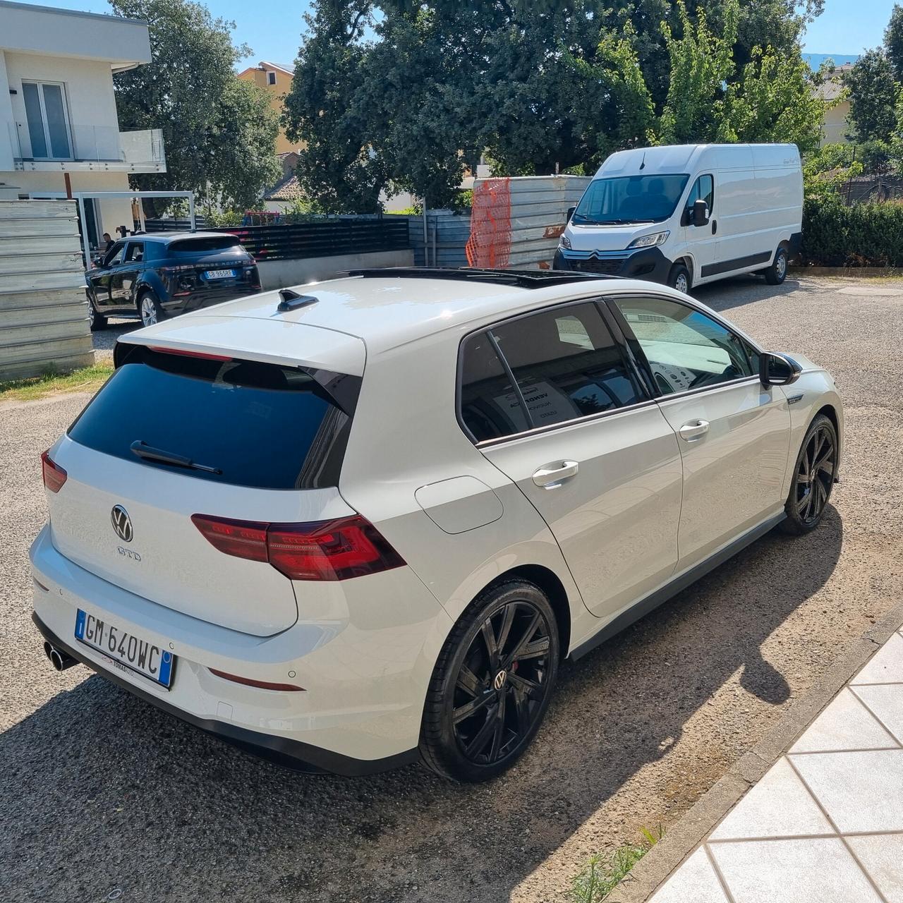 Volkswagen Golf 2.0 TDI DSG Tetto/matrix garanzia fino 2027