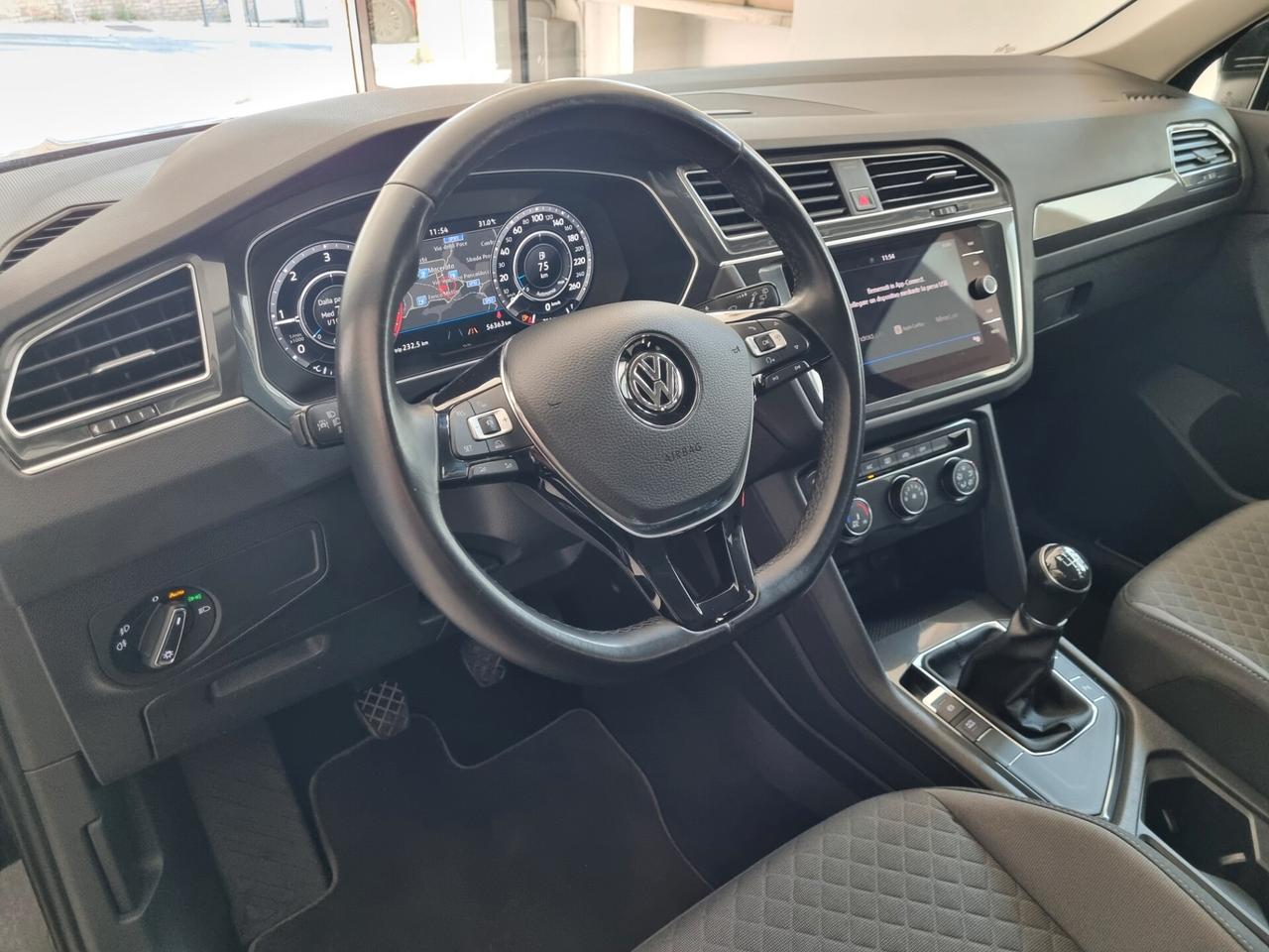 Volkswagen Tiguan 1.6 TDI R-LINE, VIRTUAL COCKPIT, FULL LED