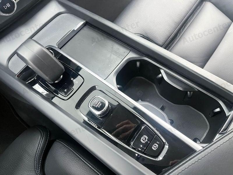 Volvo XC60 XC60 B4 (d) 197CV AWD AUT PLUS DARK