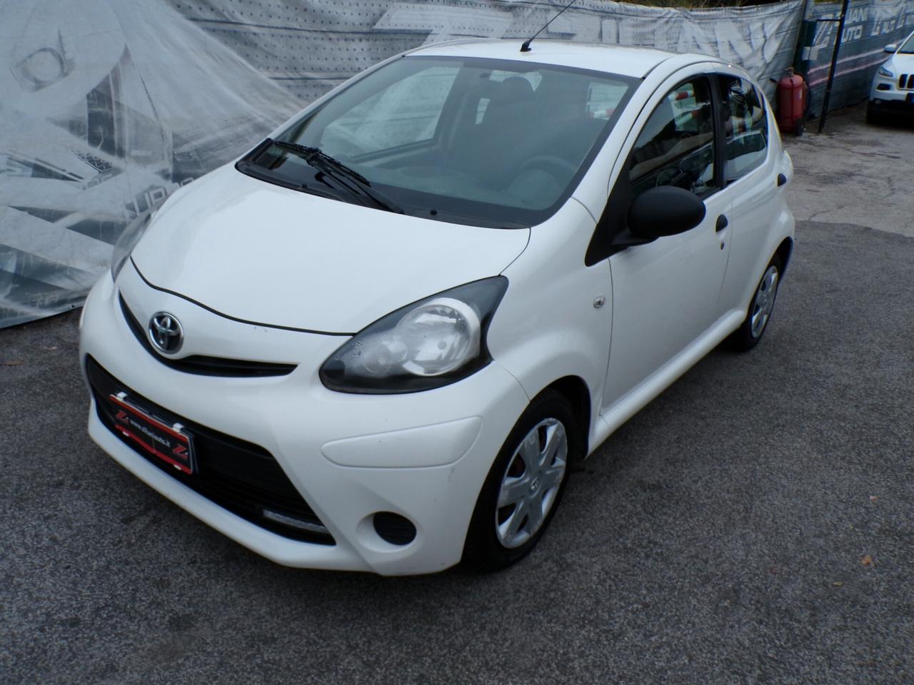 Toyota Aygo 1.0 12V VVT-i 5 porte Cool Soda Connect