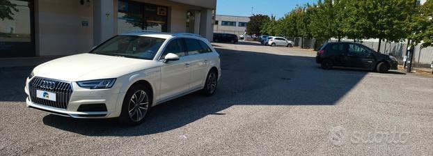Bellissima AUDI A4 allroad Business Evolution 190cv-Full Optional-Molto ben tenuta-garanzia 12 mesi estendibile fino a 36 mesi.