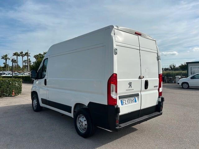 Peugeot Boxer 330 L1H2 2.2 BLUEHDI 120CV SeS