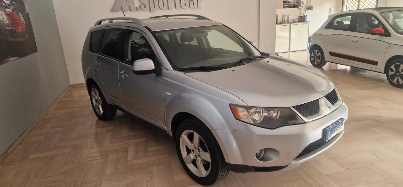 Mitsubishi Outlander 2.2 DI-D Instyle 7 p.ti DPF