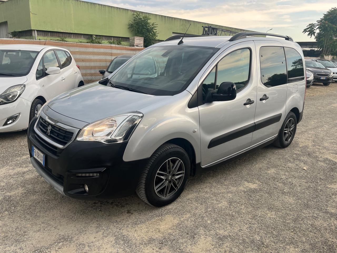 Peugeot Partner Tepee BlueHDi 120 S&S Outdoor