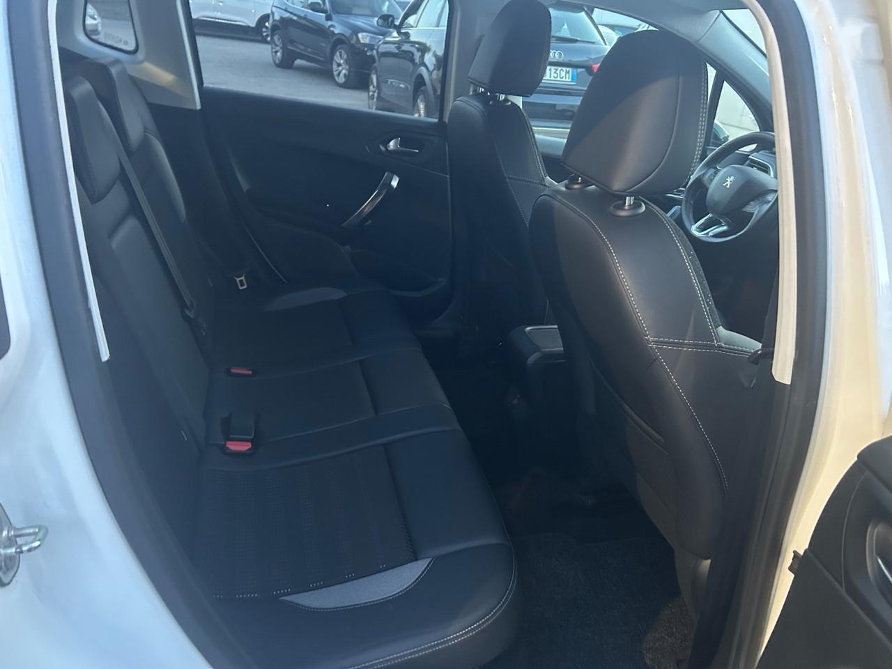 Peugeot 2008 1.6 e-HDi 115 CV Stop&Start 120000km