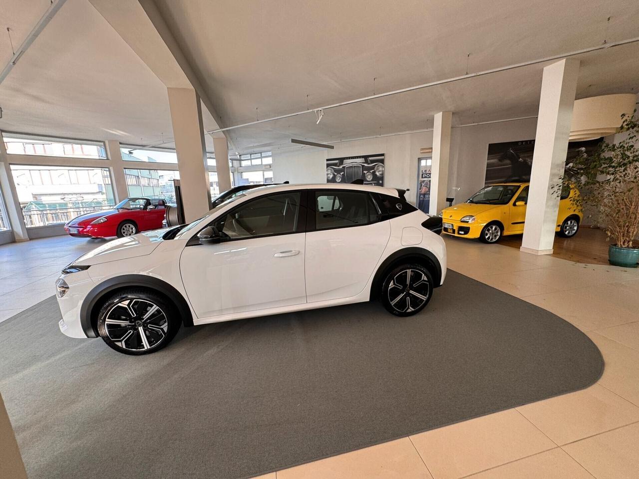 NEW LANCIA YPSILON - Hybrid e-DCT