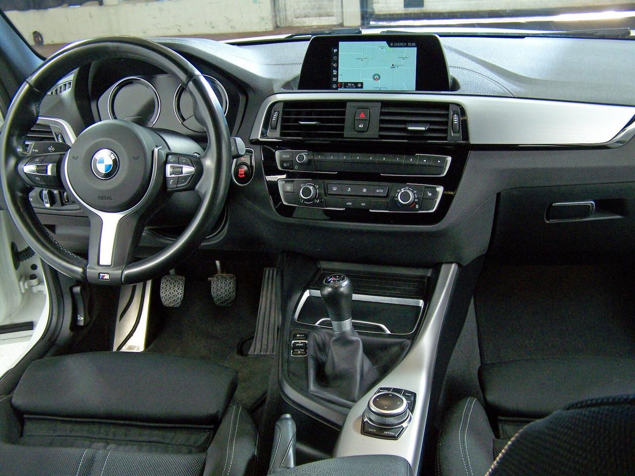 Bmw 118 M SPORT PACK SHADOW 18" SENS PARK DOPPI SEDILI RISCALDATI CRUISE CONTROL NAVY IN ARRIVO OPZIONABILE