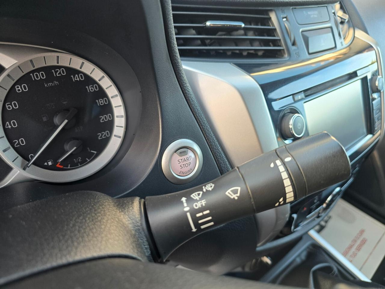 Nissan Navara 2.3 dCi 190cv