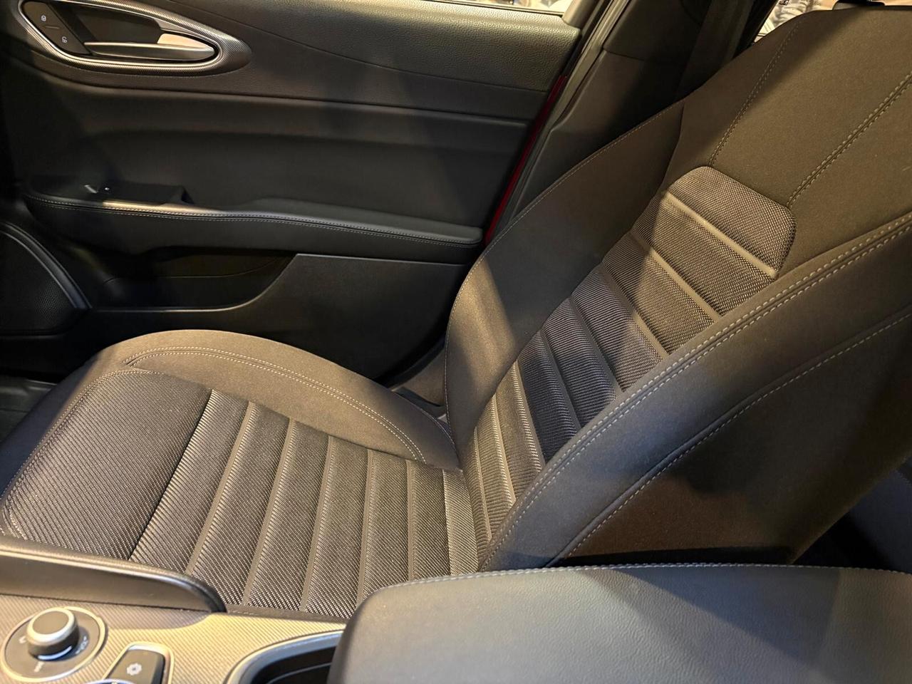 Alfa Romeo Giulia SPRINT 2.0 Turbo 280 CV AT8 AWD Q4 SPOTICAR