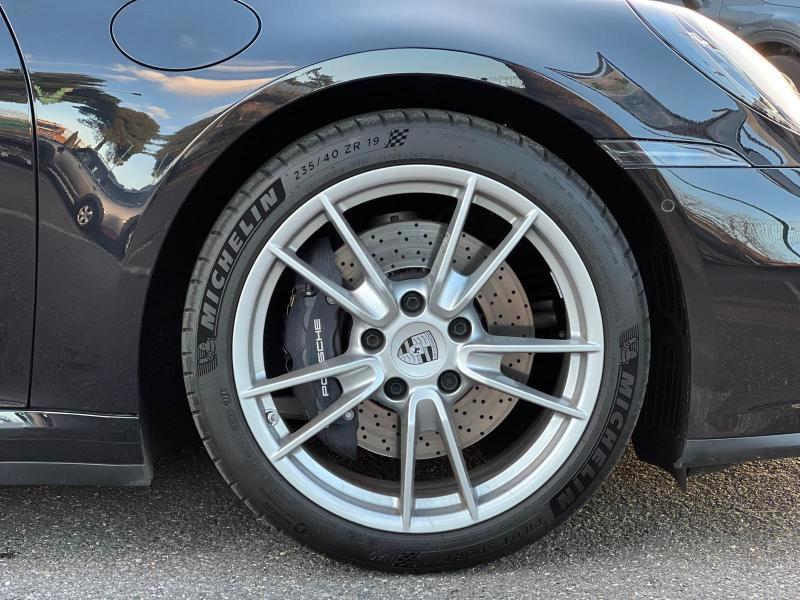 Porsche 992 3.0 Carrera auto