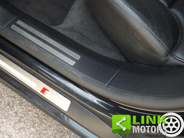 AUDI S8 5.2 V10 quattro tiptronic