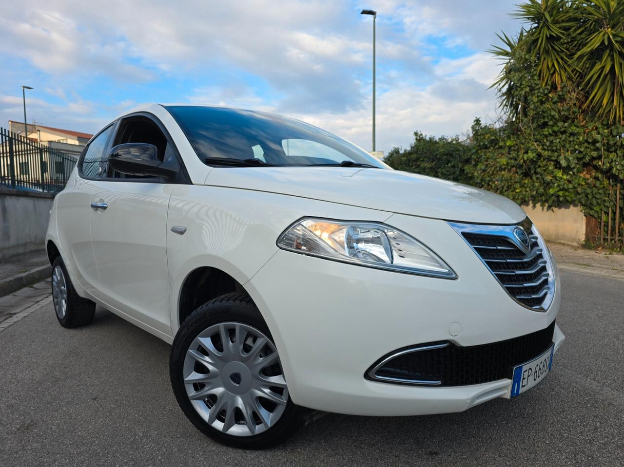 LANCIA YPSILON ECOCHIC 2014 PERFETTA DI TUTTO