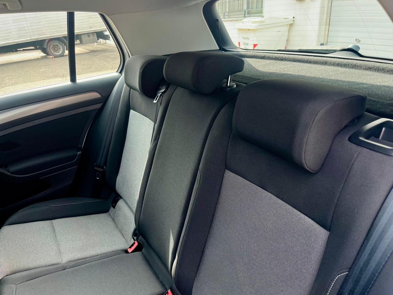 VW Golf 1.6tdi 90cv 2015 59.000km pari al nuovo