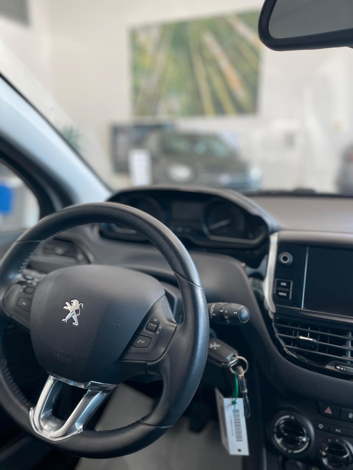 Peugeot 208 PureTech 82 Stop&Start 5 porte Signature