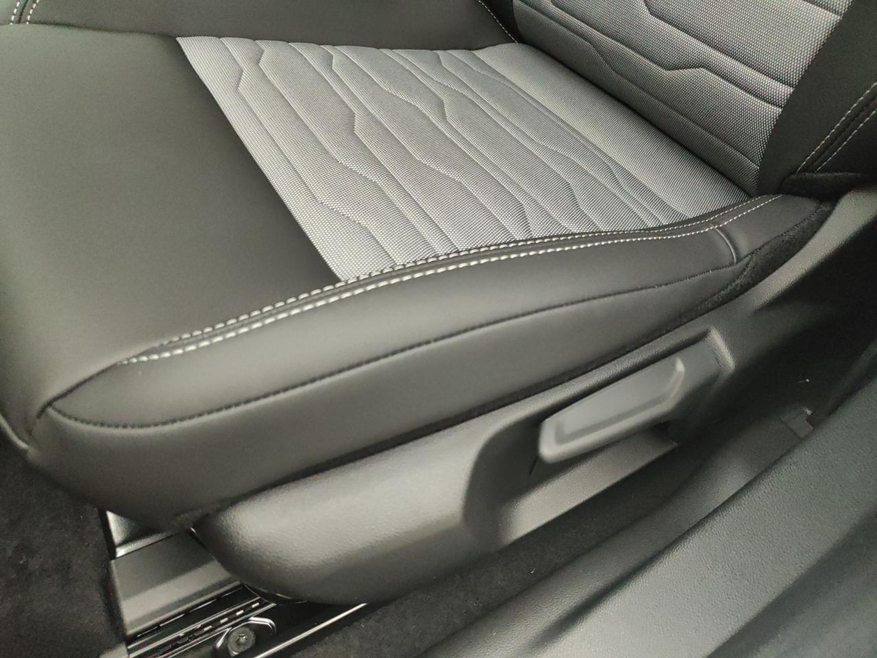 JEEP Avenger 1.2 E-HYBRID 145CV UPLAND 4XE EDCT6