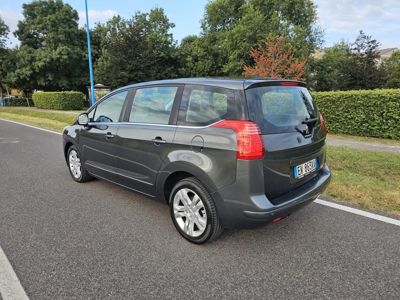 PEUGEOT 5008 1.6 hDi 7 POSTI "OK PER NEOPATENTATI"