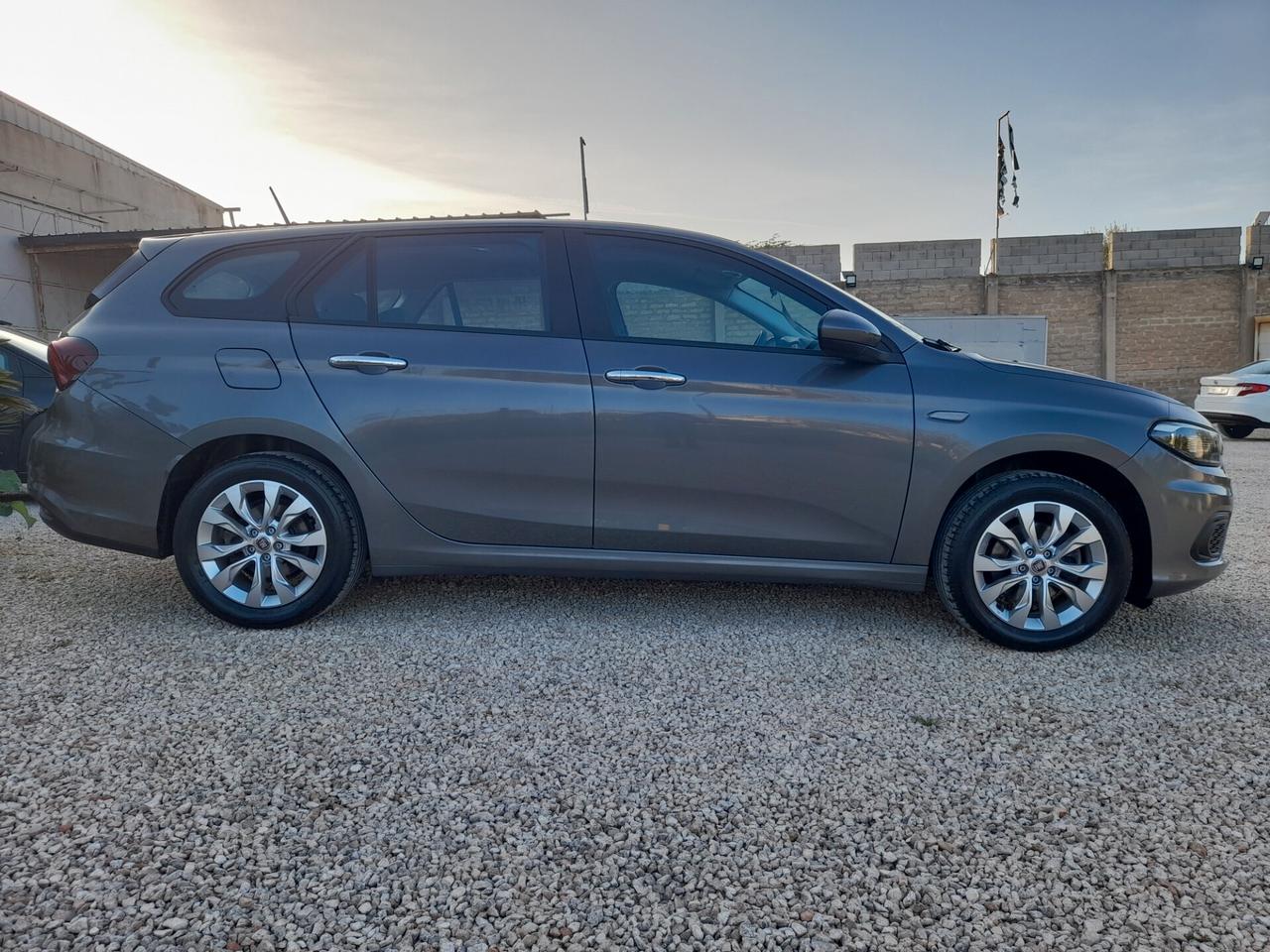 Fiat Tipo 1.6 Mjt S&S SW Easy ANNO 2019 NAVI