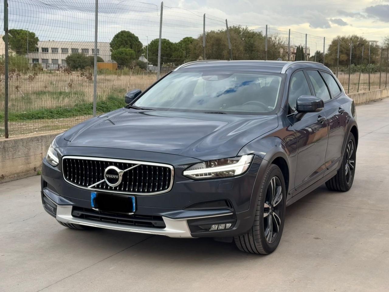 Volvo V90 Cross Country V90 Cross Country B4 (d) AWD automatico Plus