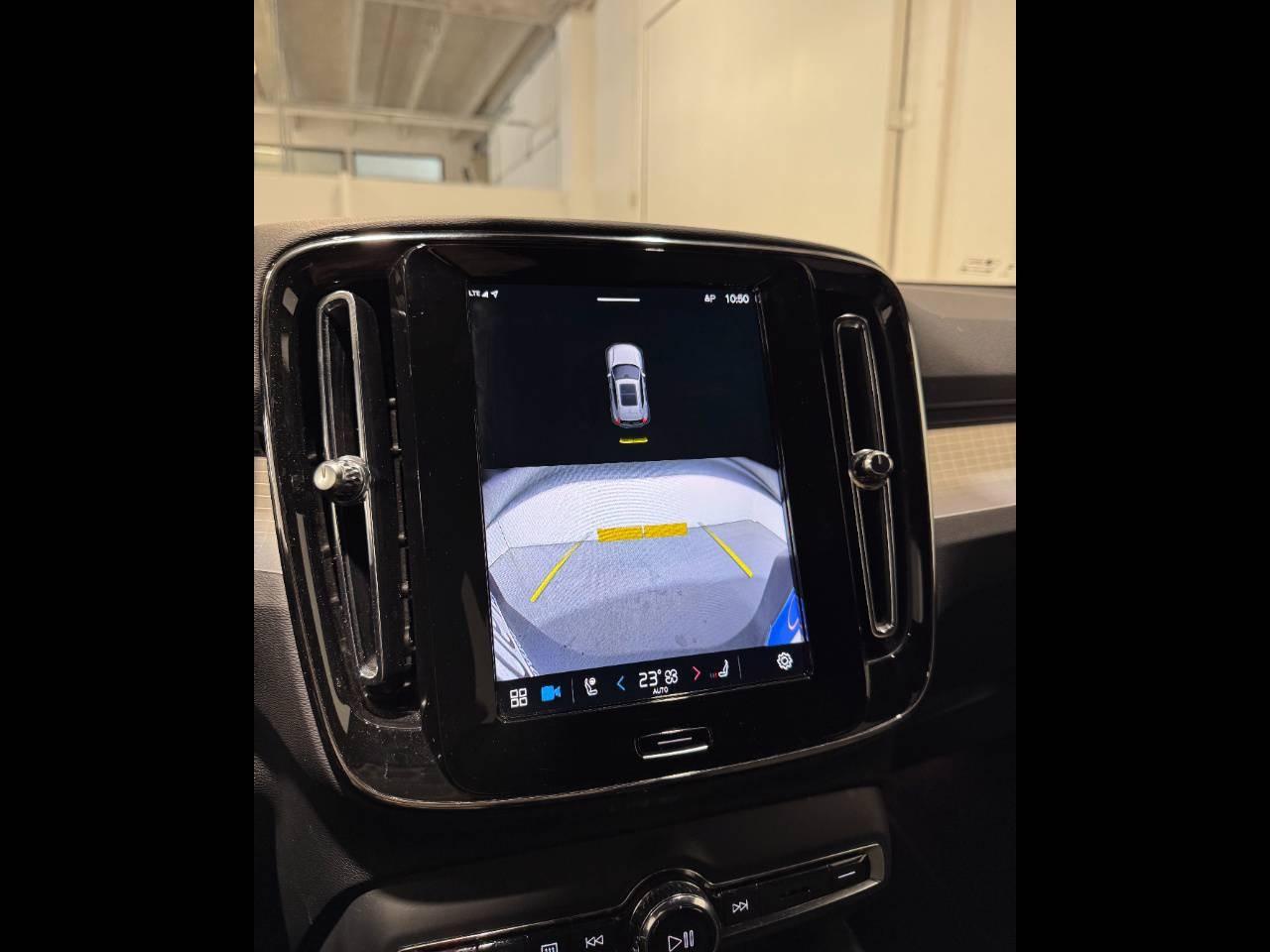 VOLVO XC40 T2 CORE AUTO