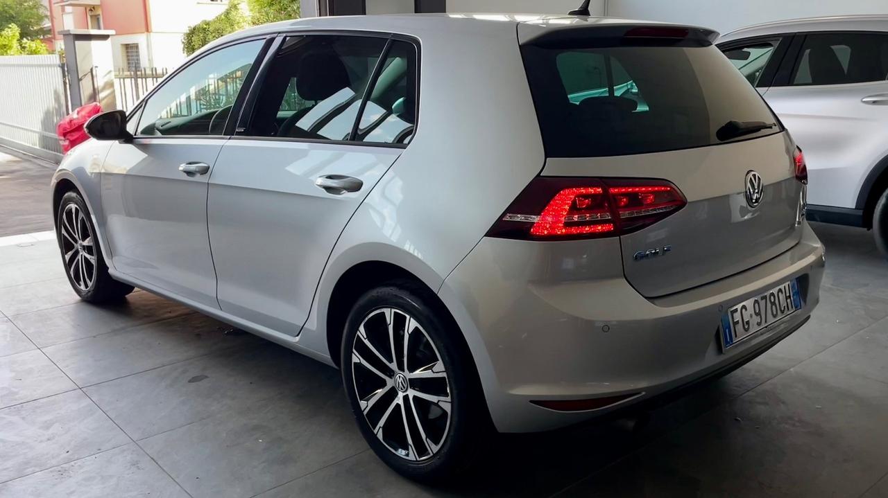 VOLKSWAGEN GOLF 1.6 COMFORT LINE BLUEMOTION TECHNOLOGY TDI 110 CV - FULL LED, NEOPATENTATI