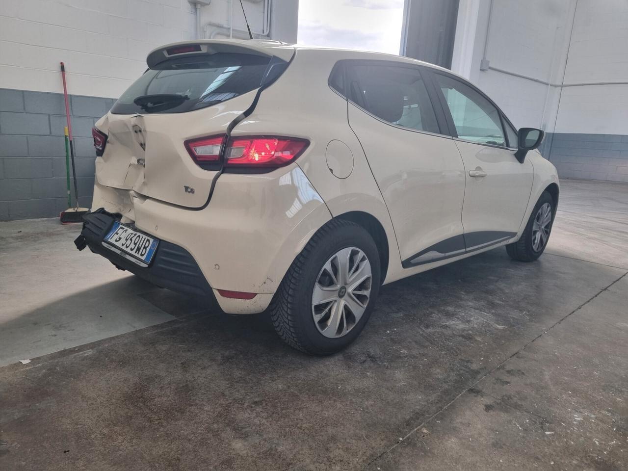 Renault Clio TCe 12V 90CV Start&Stop 5 porte Energy Intens