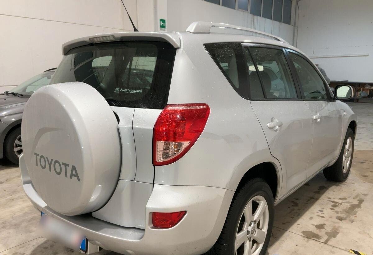 Toyota RAV 4 RAV4 2.2 Diesel 136 CV