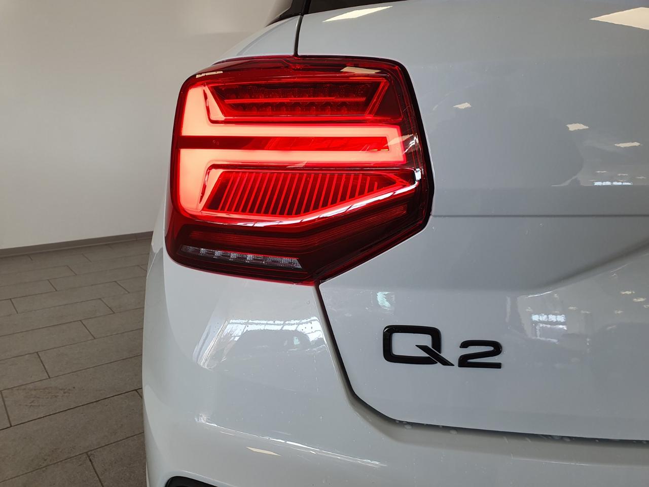 Audi Q2 30 2.0 tdi identity black s tronic