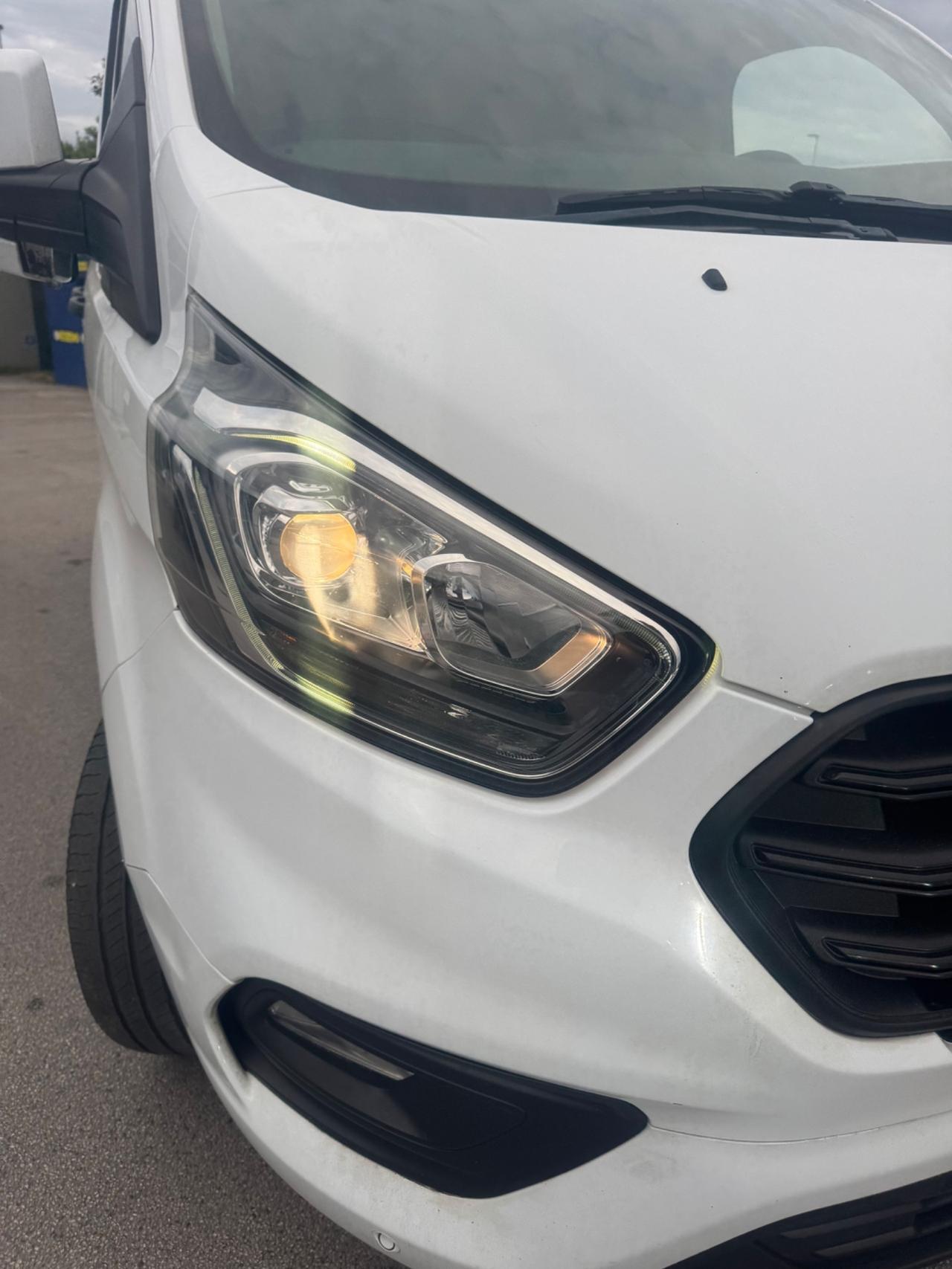 Ford Transit Custom 280 2.0 EcoBlue Hybrid 130 PC Furg. Titanium