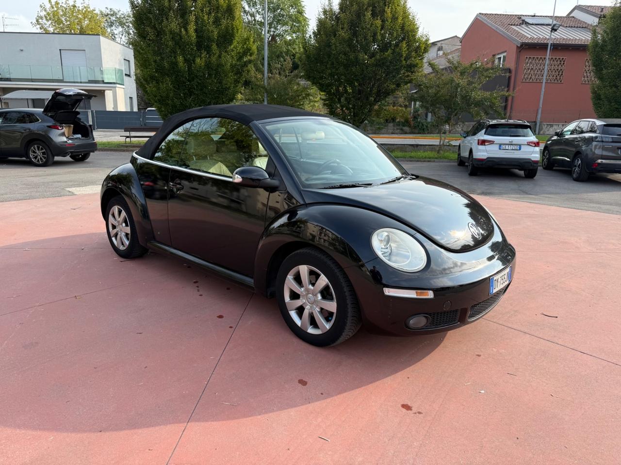 Volkswagen New Beetle 1.6 Cabrio