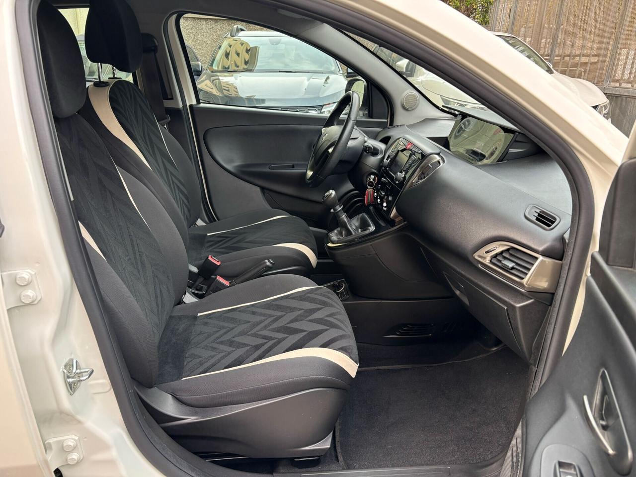 Lancia Ypsilon 1.2 69 CV 5 porte Gold UNIPROPRIETARIO