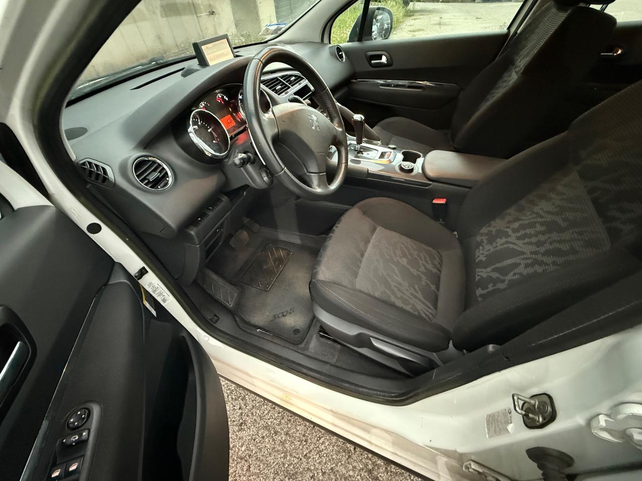 Peugeot 3008 1.6 e-HDi 115CV ETG6 Stop&Start Allure