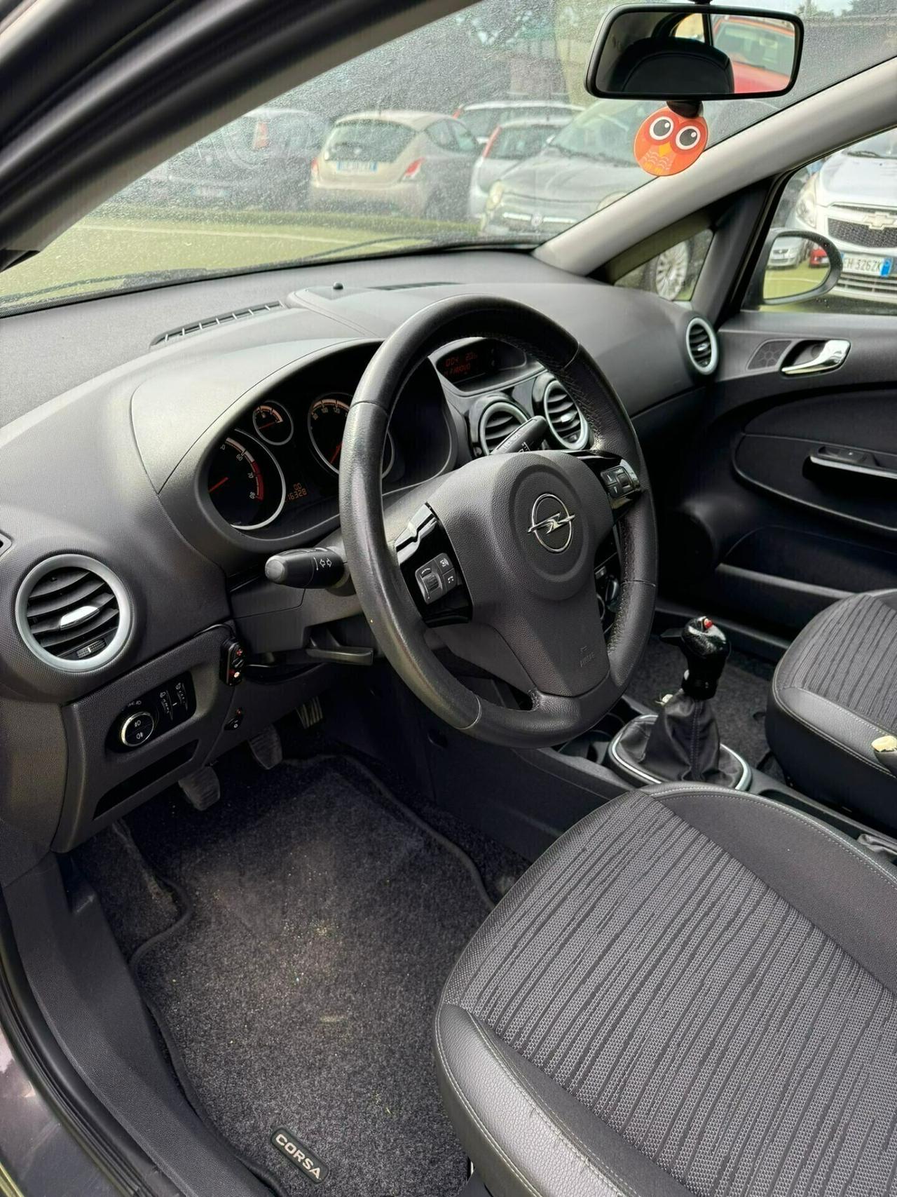 Opel Corsa 1.2 5 porte
