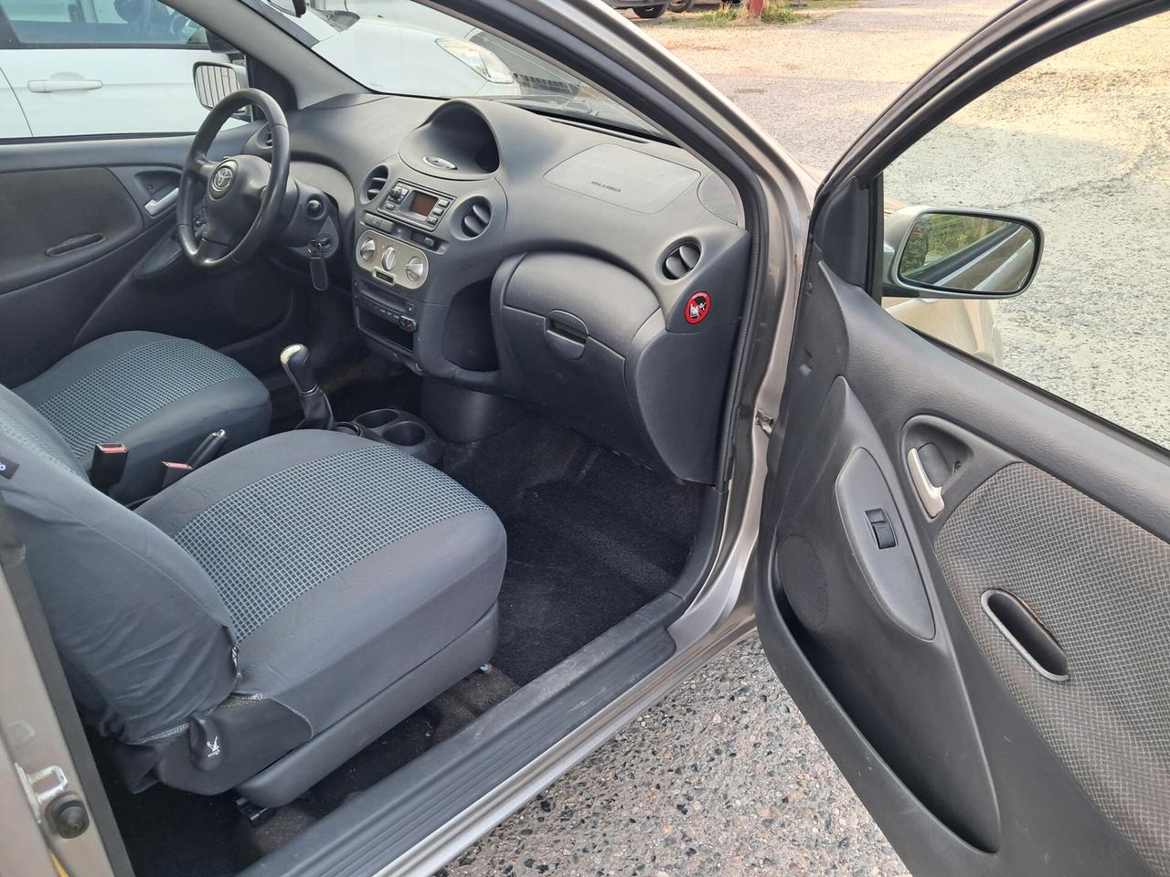 TOYOTA YARIS BENZINA