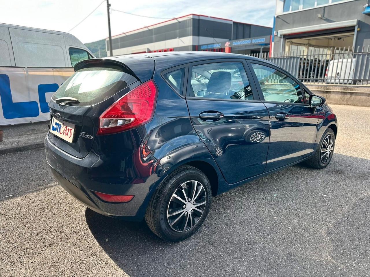Ford Fiesta 1.4 TDCi 70CV 5 porte Titanium neopatentati