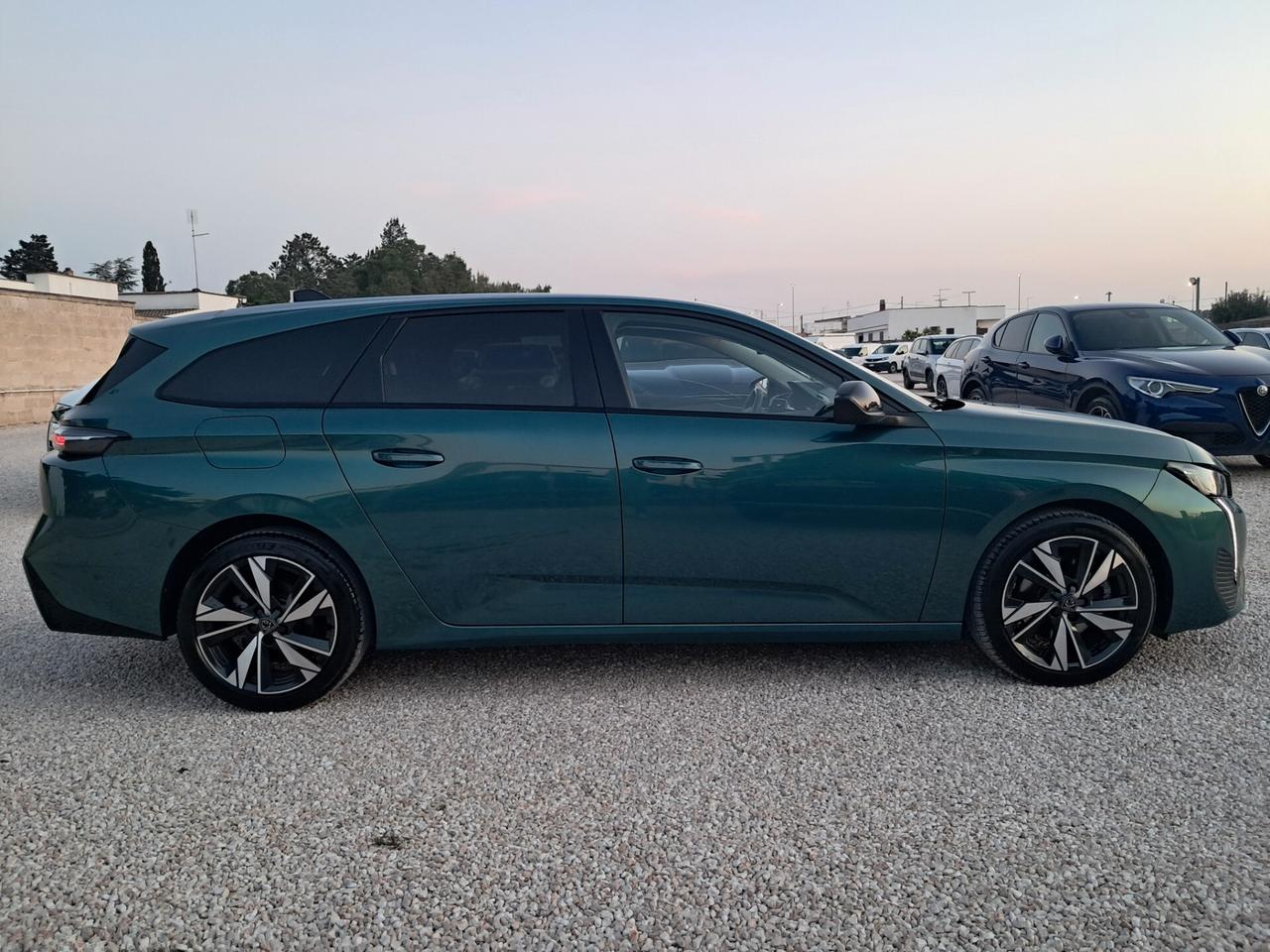 NEW Peugeot 308 HDi 130cv EAT8 Allure *LED-PELLE-NAVY*
