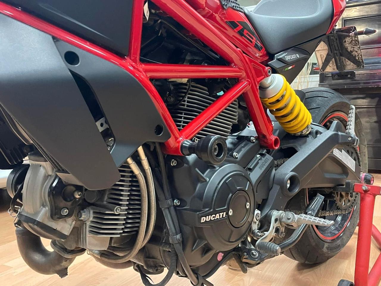 Ducati Monster 797