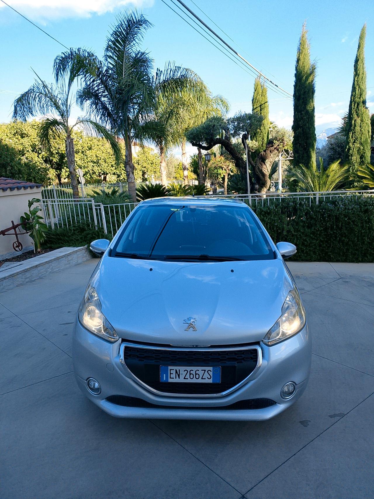 Peugeot 208 1.4 HDi 68 CV 5 porte Allure