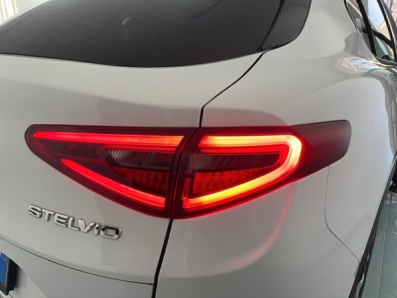 Alfa Romeo Stelvio 2.2 Turbodiesel 190 CV AT8 Q4 Executive