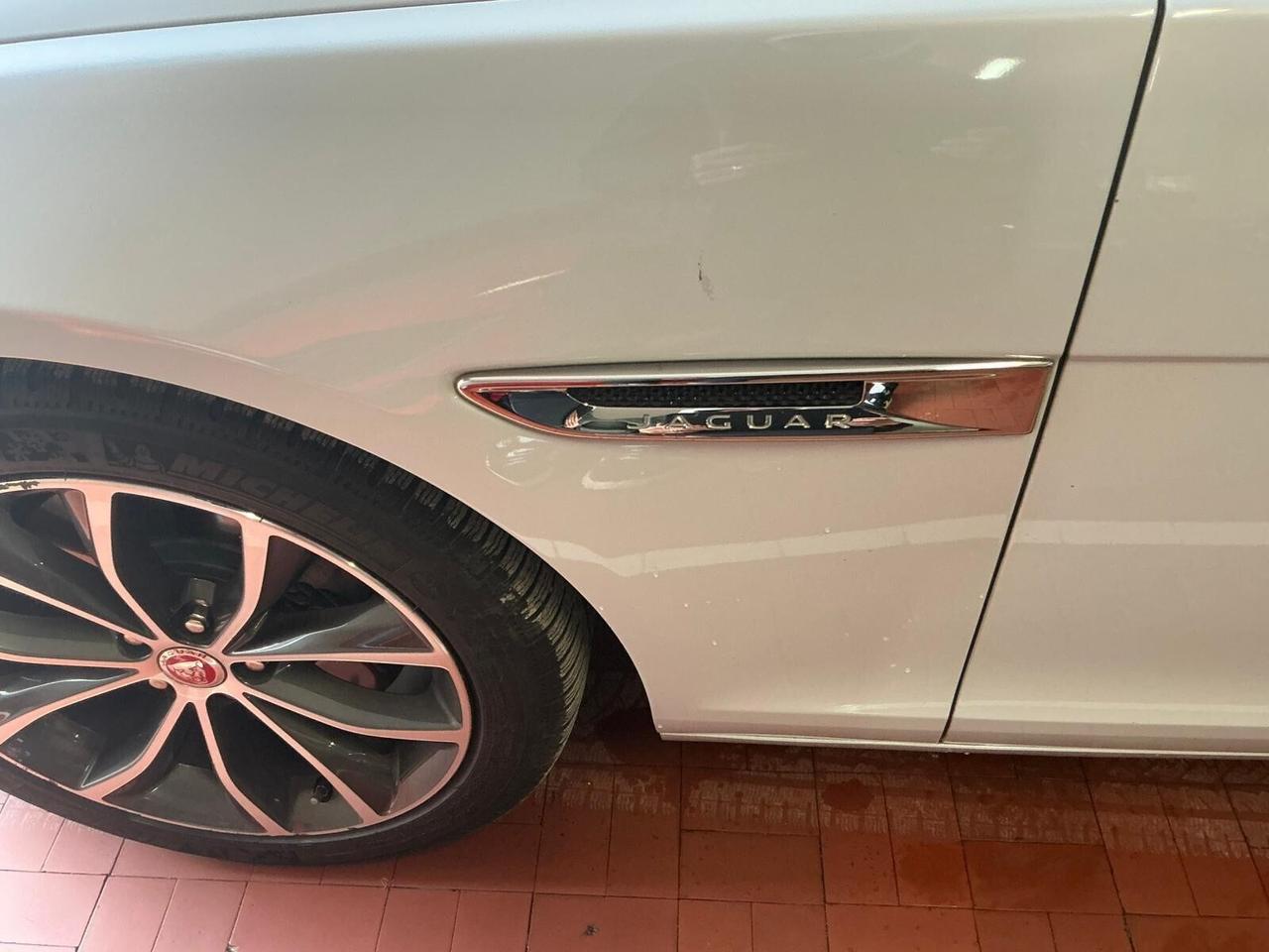 Jaguar XF 3.0 D V6 300CV AUT.PORTFOGLIO 2015