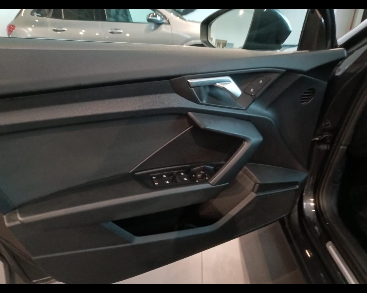 AUDI A3 IV 2020 Sportback - A3 Sportback 30 1.5 g-tron Business A