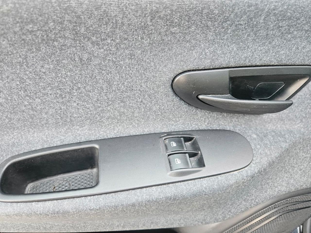 Lancia Ypsilon 1.0 FireFly 5 porte S&S Hybrid Alberta Ferretti