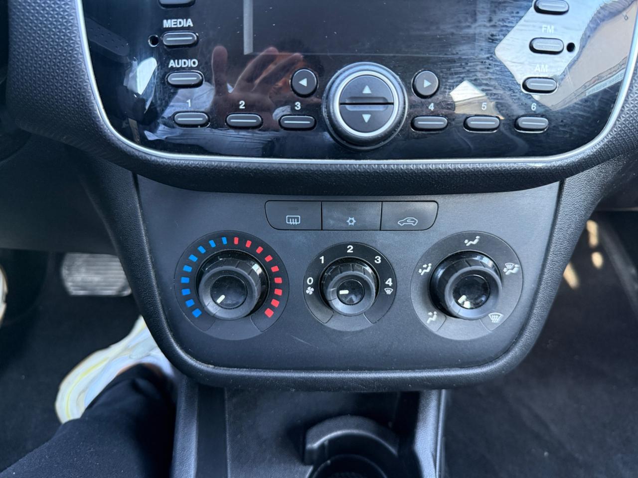 Fiat Punto 1.4 SeS 8V Dualogic 5P Racing (57 kw)