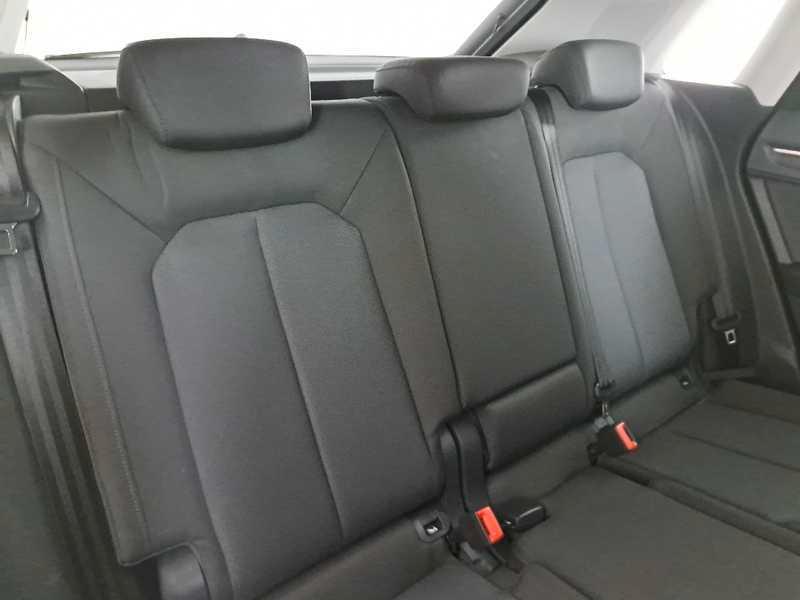 AUDI Q3 40 TDI quattro S tronic Business Advanced