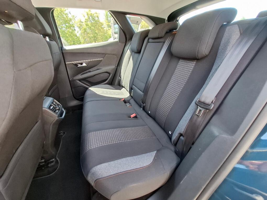Peugeot 3008 BlueHDi 130 S&S EAT8 Active Business