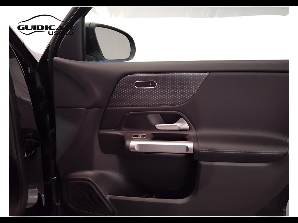 Mercedes-Benz GLB - X247 2023 - GLB 180 d Progressive Advanced auto